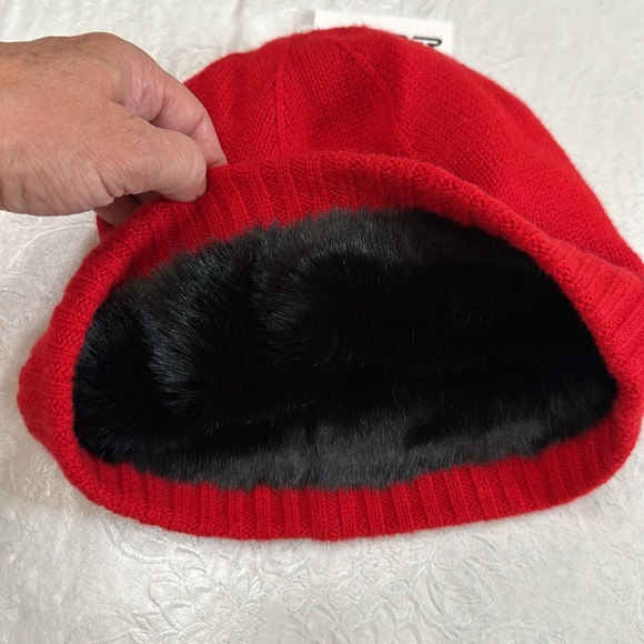 Spyder BEANIE, GLOVE, HOODED SCARF - Red - Picture 3 of 13